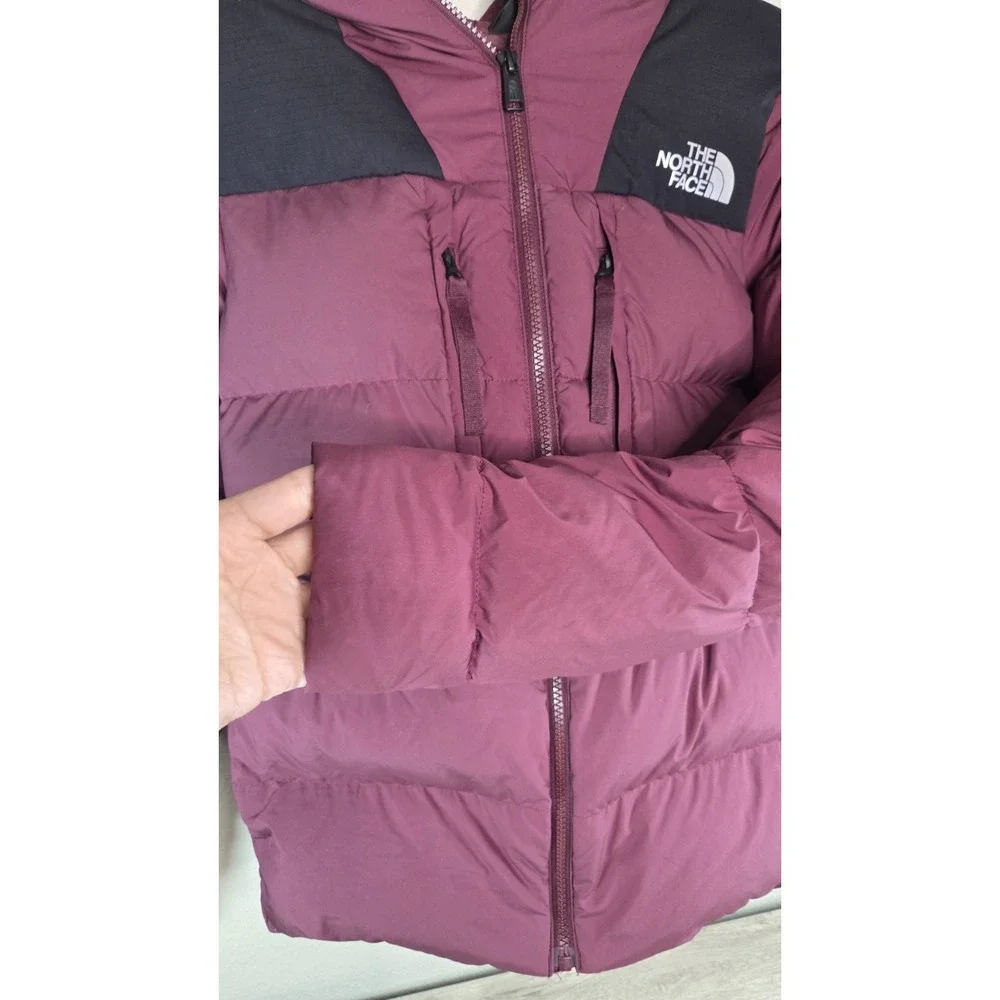 The North Face Women's 550 Fill Down Jacket with Hood — Burgundy / Maroon — Size - Picture 11 of 16